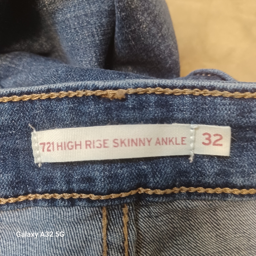 Levi's  Size 32 Blue Skinny Jeans Classic Fit - Picture 9 of 15